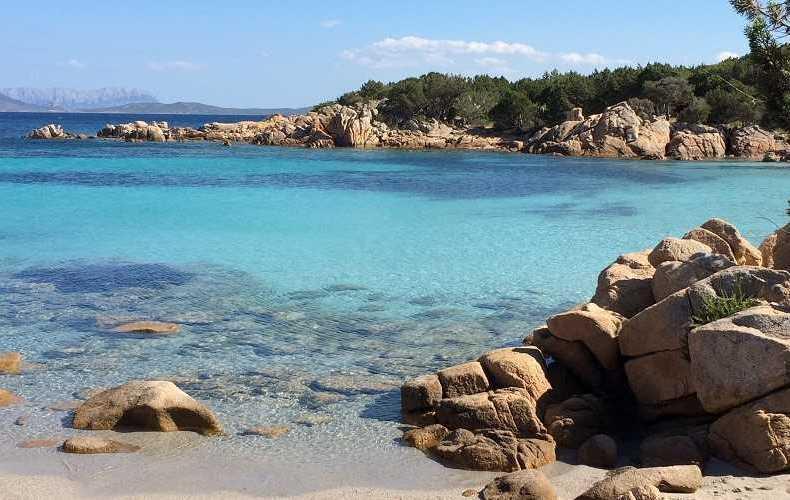 Le scuole adottano le spiagge Domani 120 alunni le puliscono 