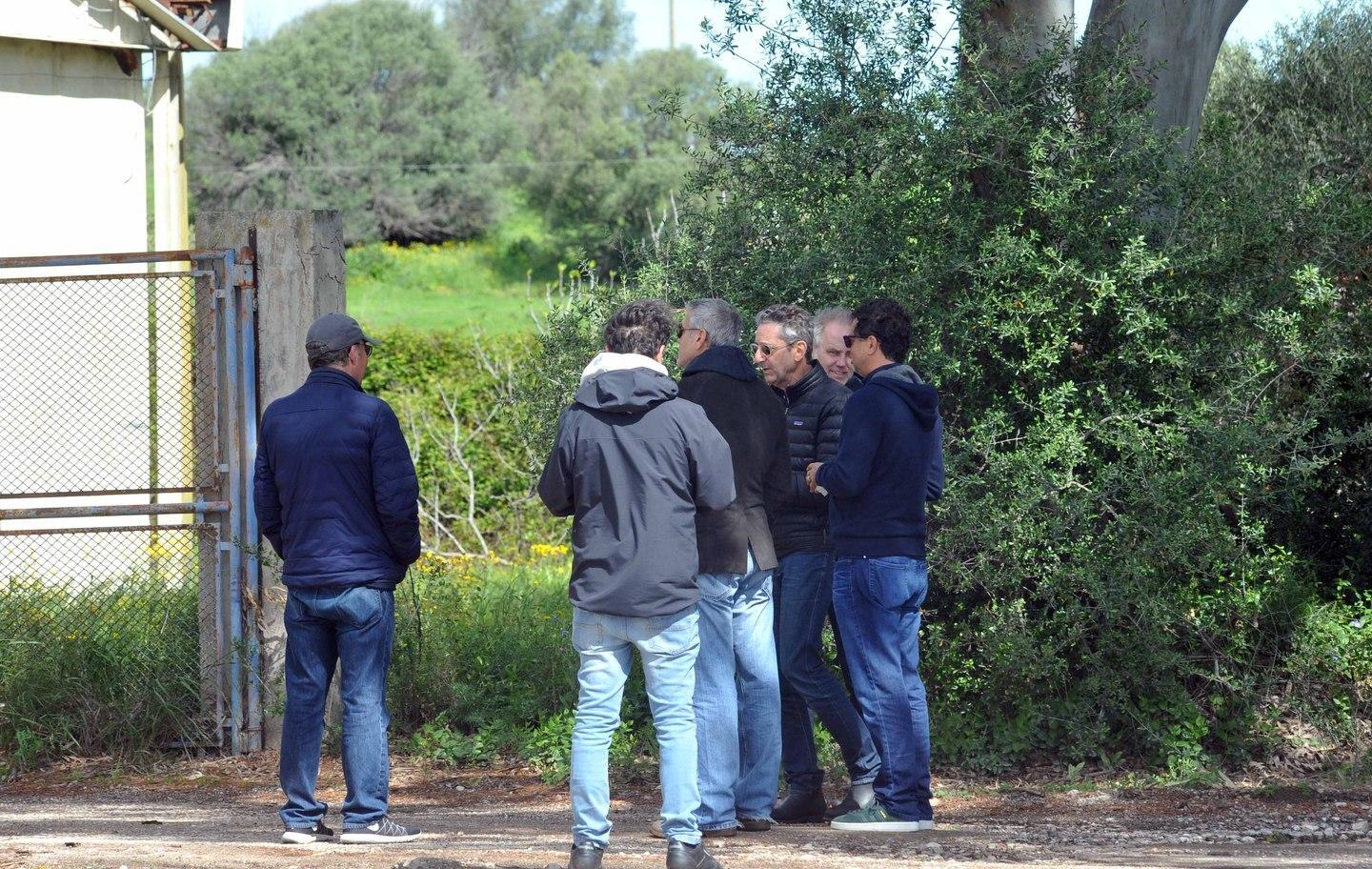 Documenti, pelle chiara, niente tatuaggi 