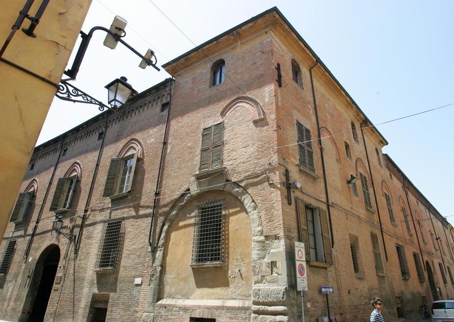 Da via Roma a via San Nicolò storia di una famiglia reggiana 