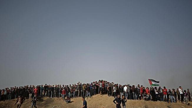 Gaza: palestinese ferito in modo grave