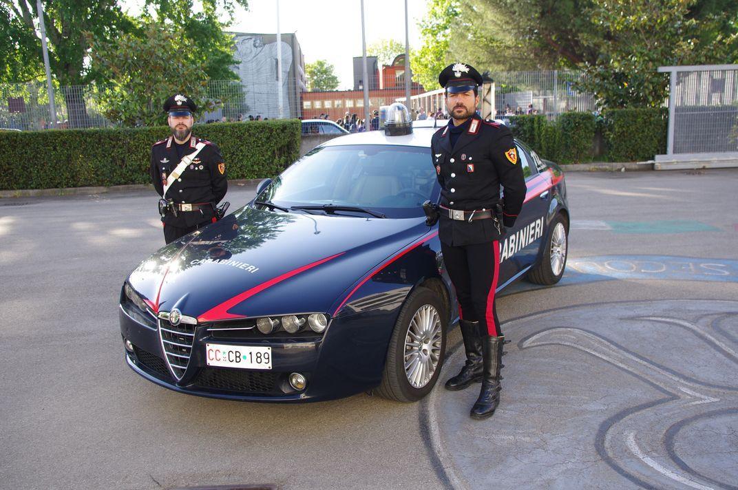 Una pattuglia di carabinieri