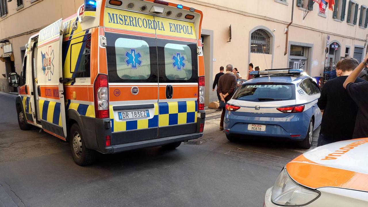 L’intervento in piazza del Popolo (foto agenzia Carlo Sestini)