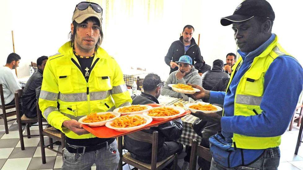 «In atto una riflessione sul centro per migranti»