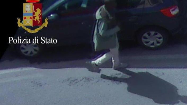 Schiaffeggiatore seriale incastrato dalle telecamere