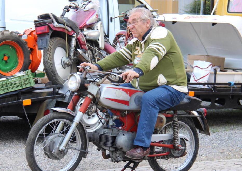 Staffetta tra auto e moto d’epoca 