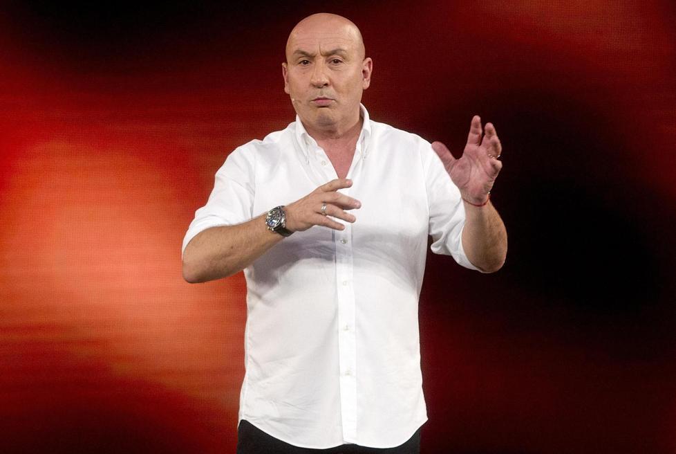Cabaret, i Momix e il Caffè dedicato ai mondiali di calcio