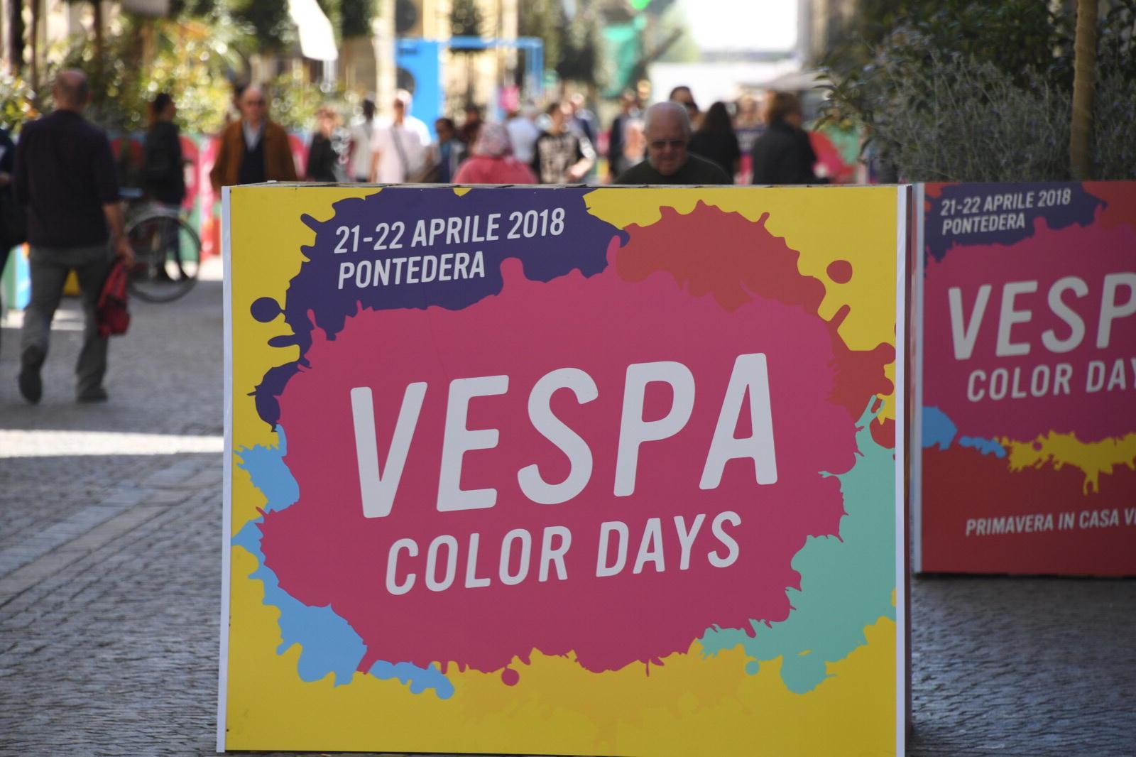 Si celebrano 50 anni di Vespa Primavera 