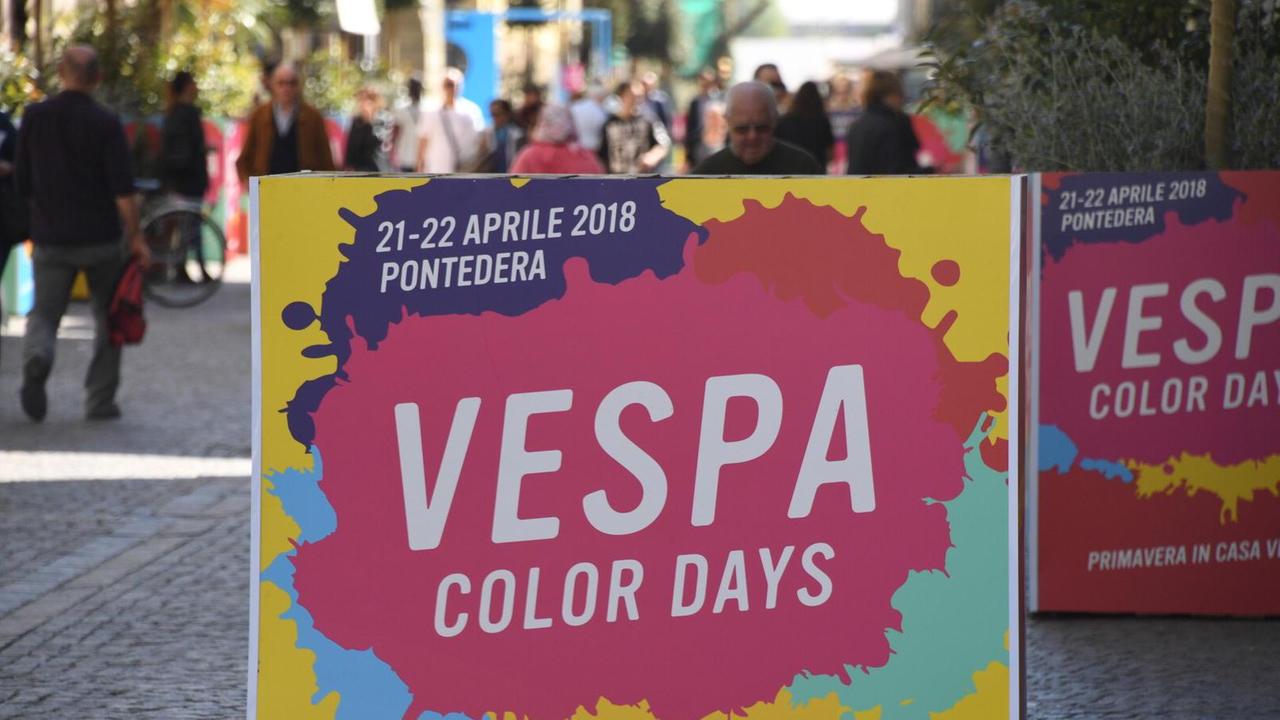Si celebrano 50 anni di Vespa Primavera