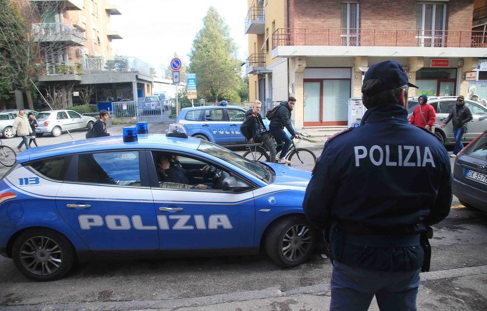 Reggio Emilia, non sopporta il divorzio dei genitori e scappa di casa a 15 anni 