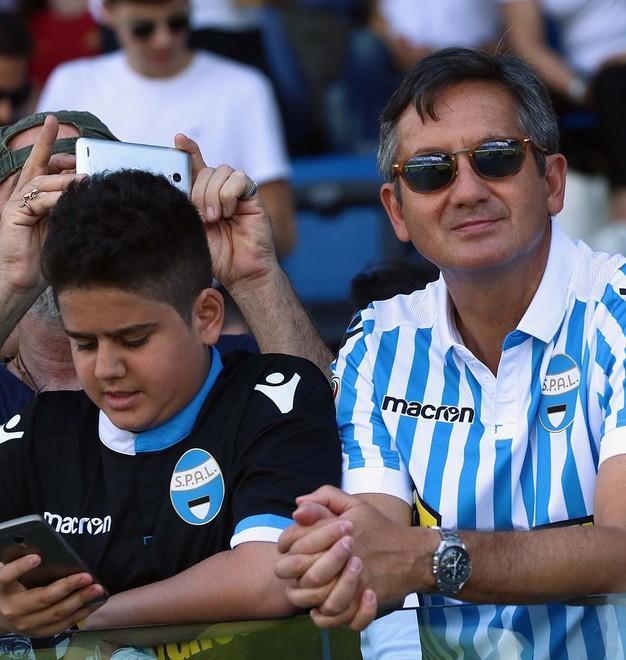 Una bolgia infuocata dal tifo e dal caldo ma la spinta non basta 