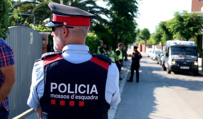 Precipita dal quinto piano, giovane sardo muore a Barcellona