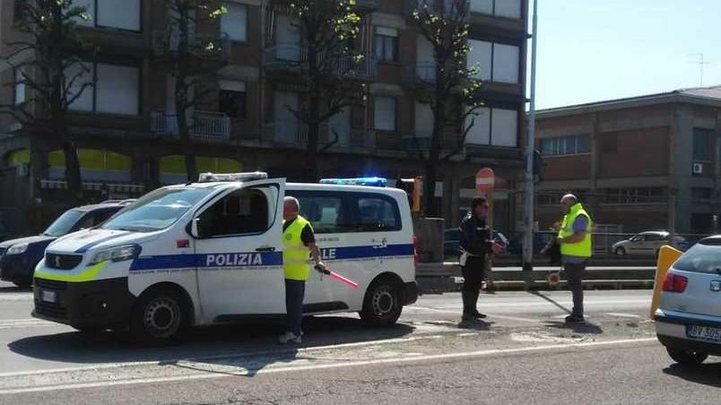 Travolta da un'auto a Sassuolo, donna gravissima