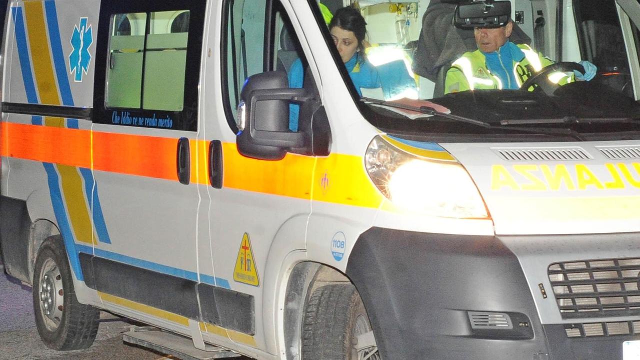Incidente nella notte sul viale Risorgimento: in codice rosso all'ospedale