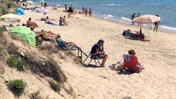 Eternit sulla spiaggia della Sterpaia