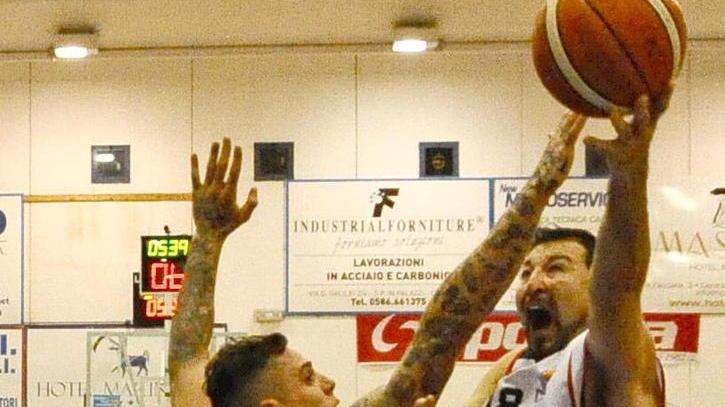 Impresa a Milano Cecina ai playoff