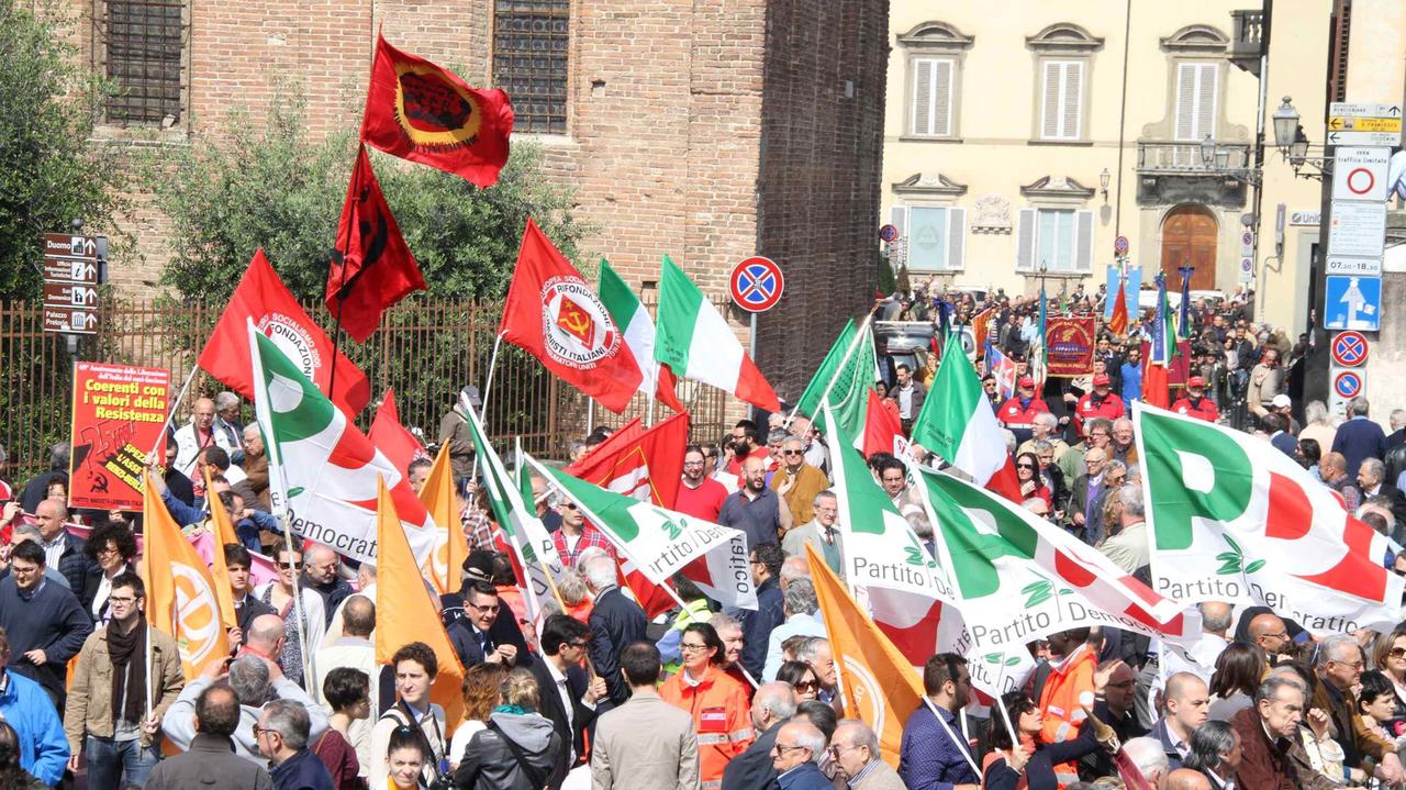 Una manifestazione a Prato in occasione del 25 aprile
