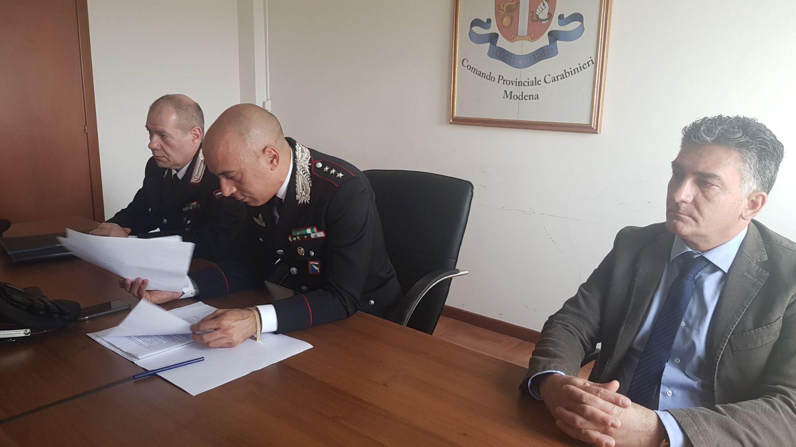 Il capitano dei carabinieri Alessandro Iacovelli durante la conferenza post arresti