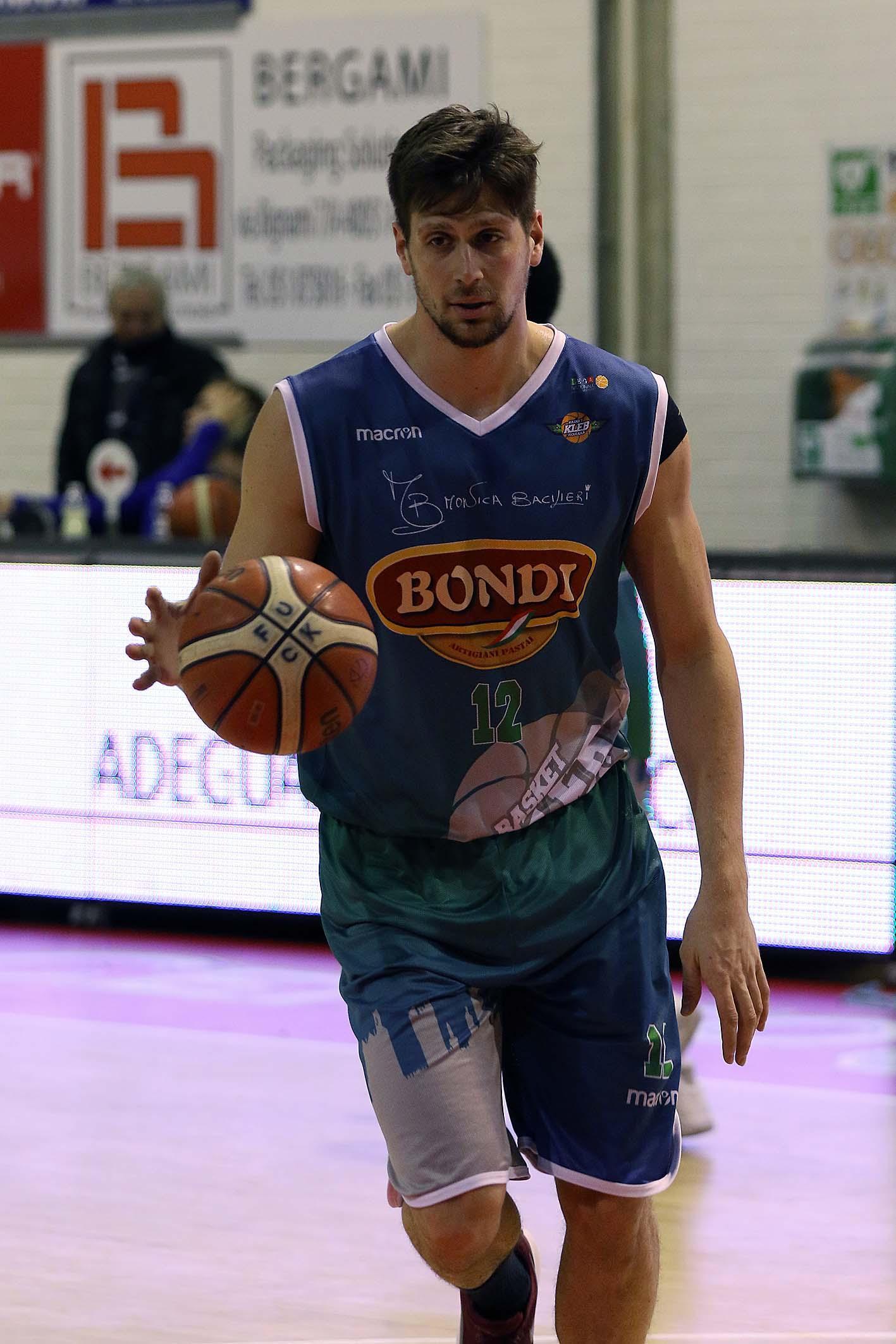 Di Molinaro il canestro della vittoria
