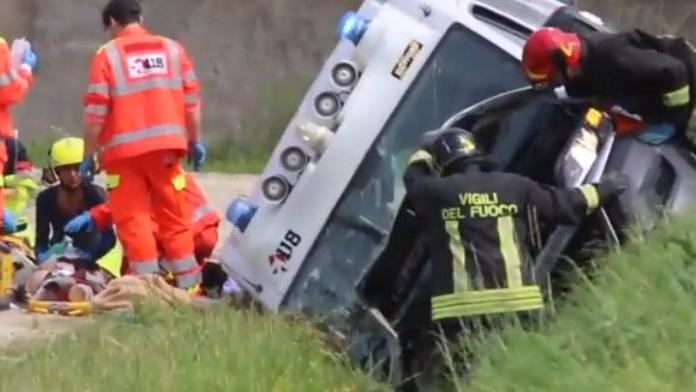 I soccorsi sull'incidente a Tamara