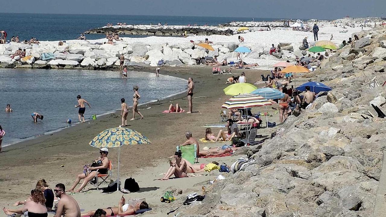 Uno scorcio di Marina di Pisa (foto Muzzi)