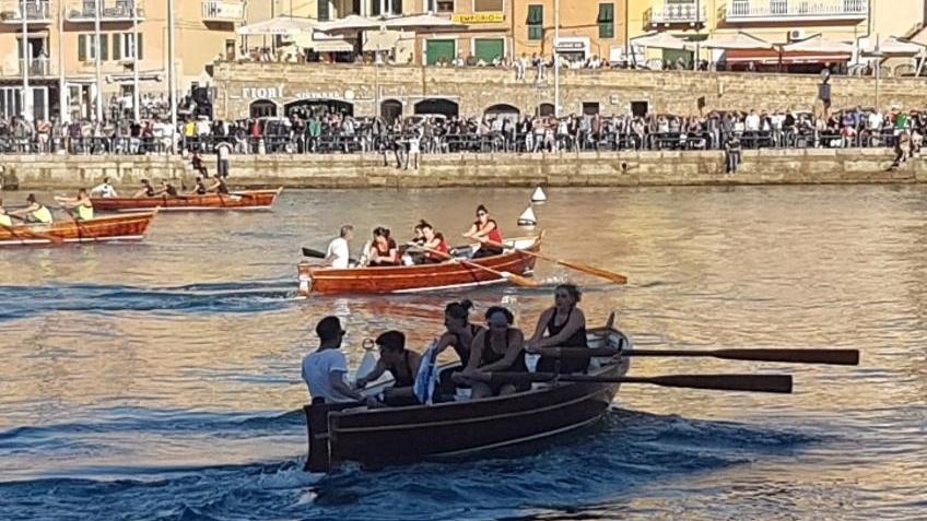 Festa di Primavera, trionfano le donne del rione Valle
