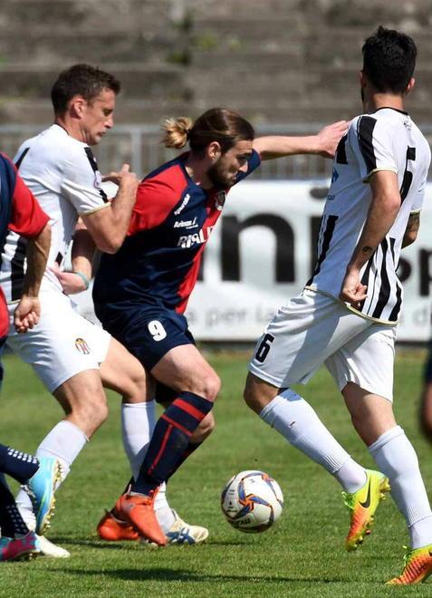 Gioè-gol e la Massese batte il Sestri Levante Ma il Viareggio vince 