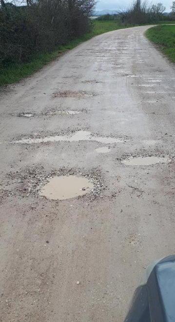 Sos da Vicarello «La strada è sterrata e piena di buche» 