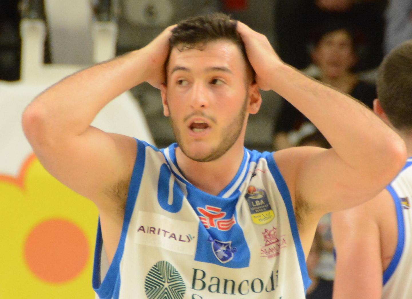 La Dinamo non trova il guizzo Venezia passa al palazzetto 