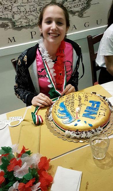 Dolce medaglia Per Matilde Neri che compleanno 