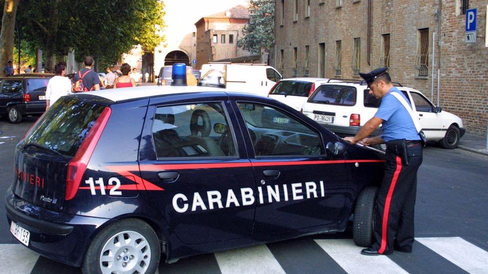 In giro con lo spray lacrimogeno Donna arrestata