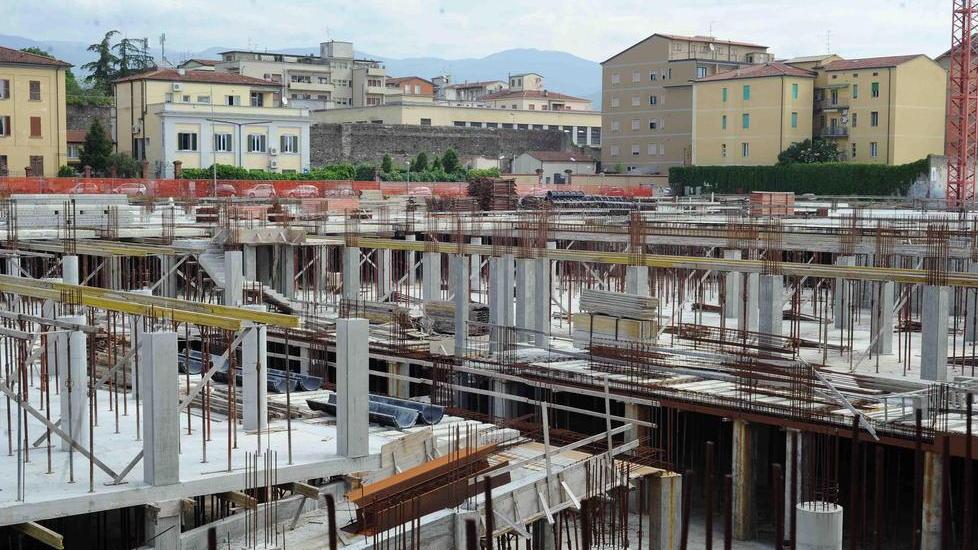 Il parcheggio sotterraneo che attende di essere completato, all’interno dell’area ex Breda (foto Gori)
