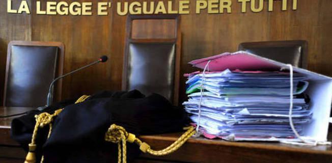 Paga pratiche fantasma per finto affare all’estero 