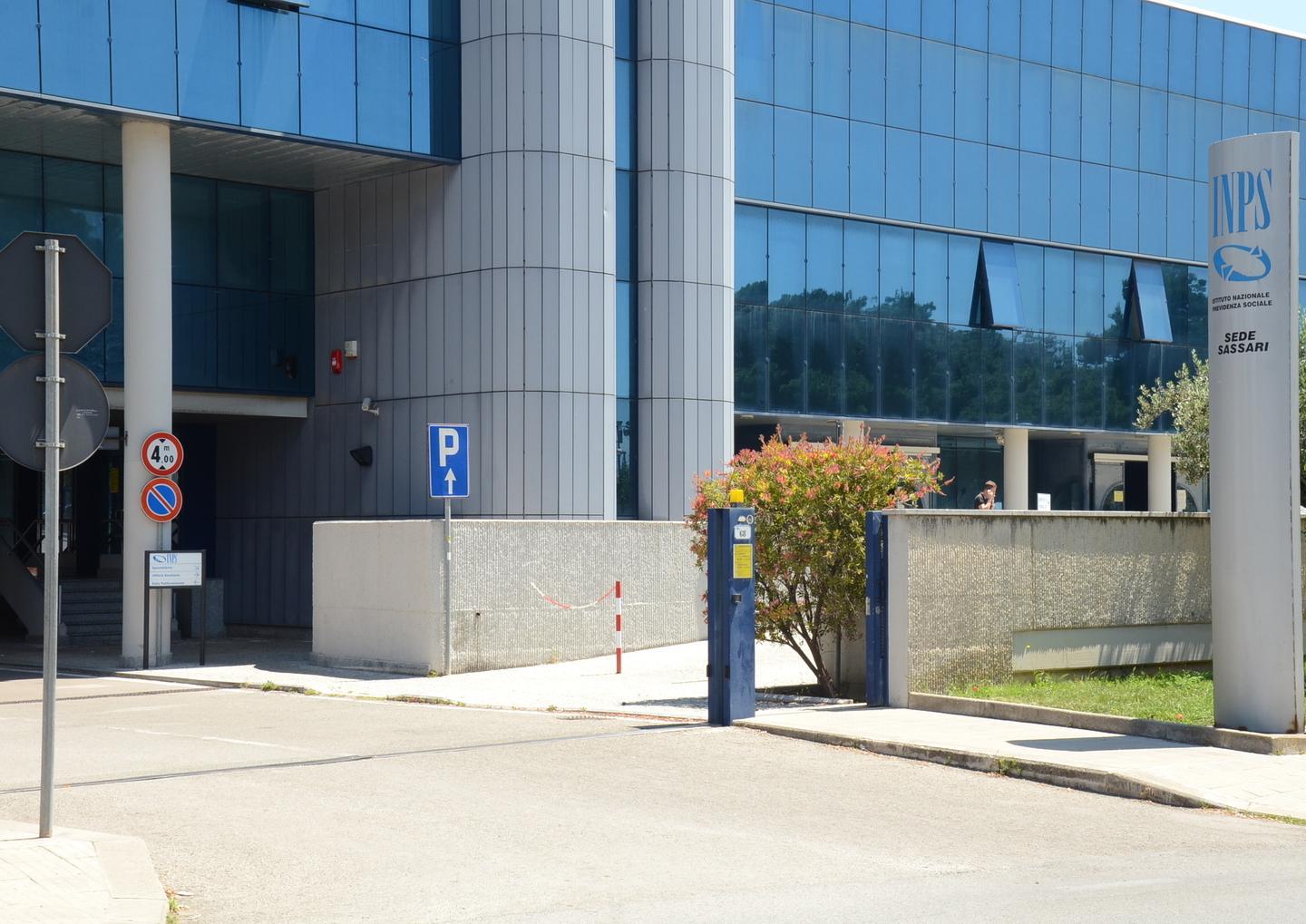 Inps: «Pronti a liquidare la pensione». Il lavoratore: «Manca una parte» 