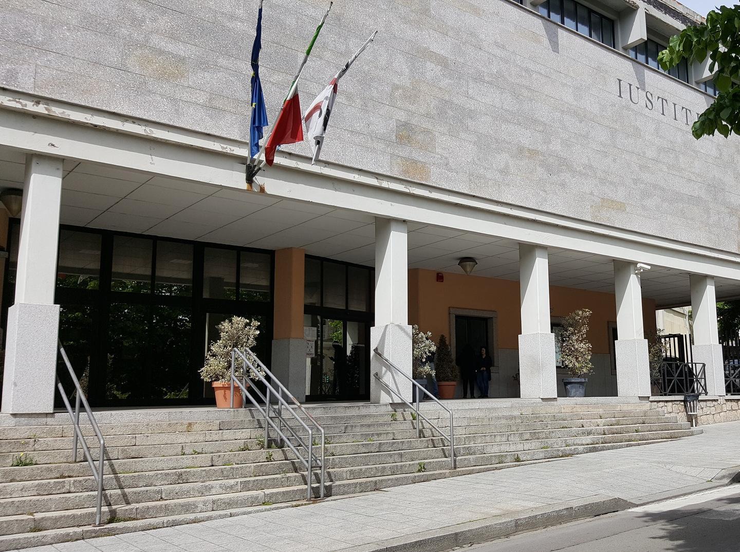 Le armi nascoste nel canile: il “Corsicano” resta in cella 