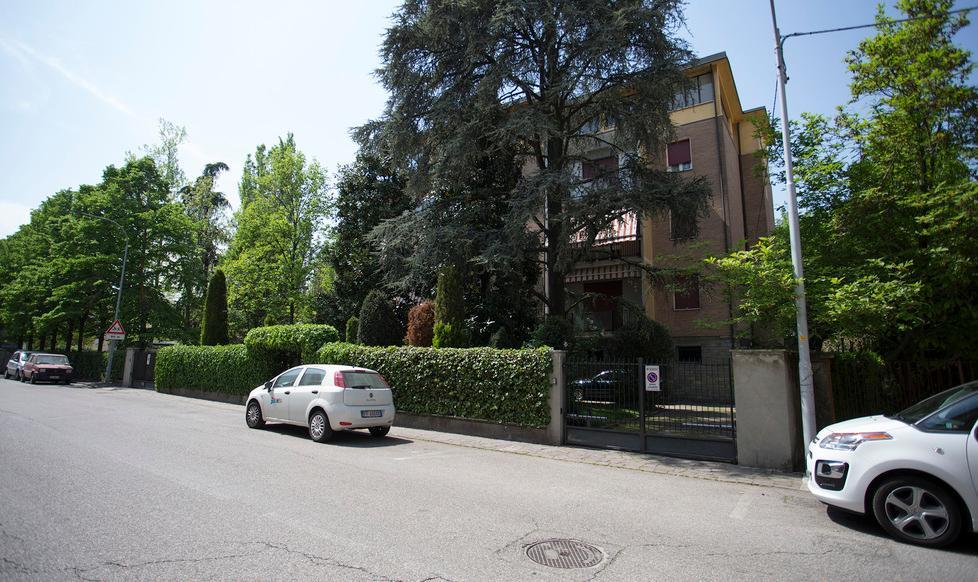 Modena: «Via Tamburini, banda saccheggia tutti i garage» 