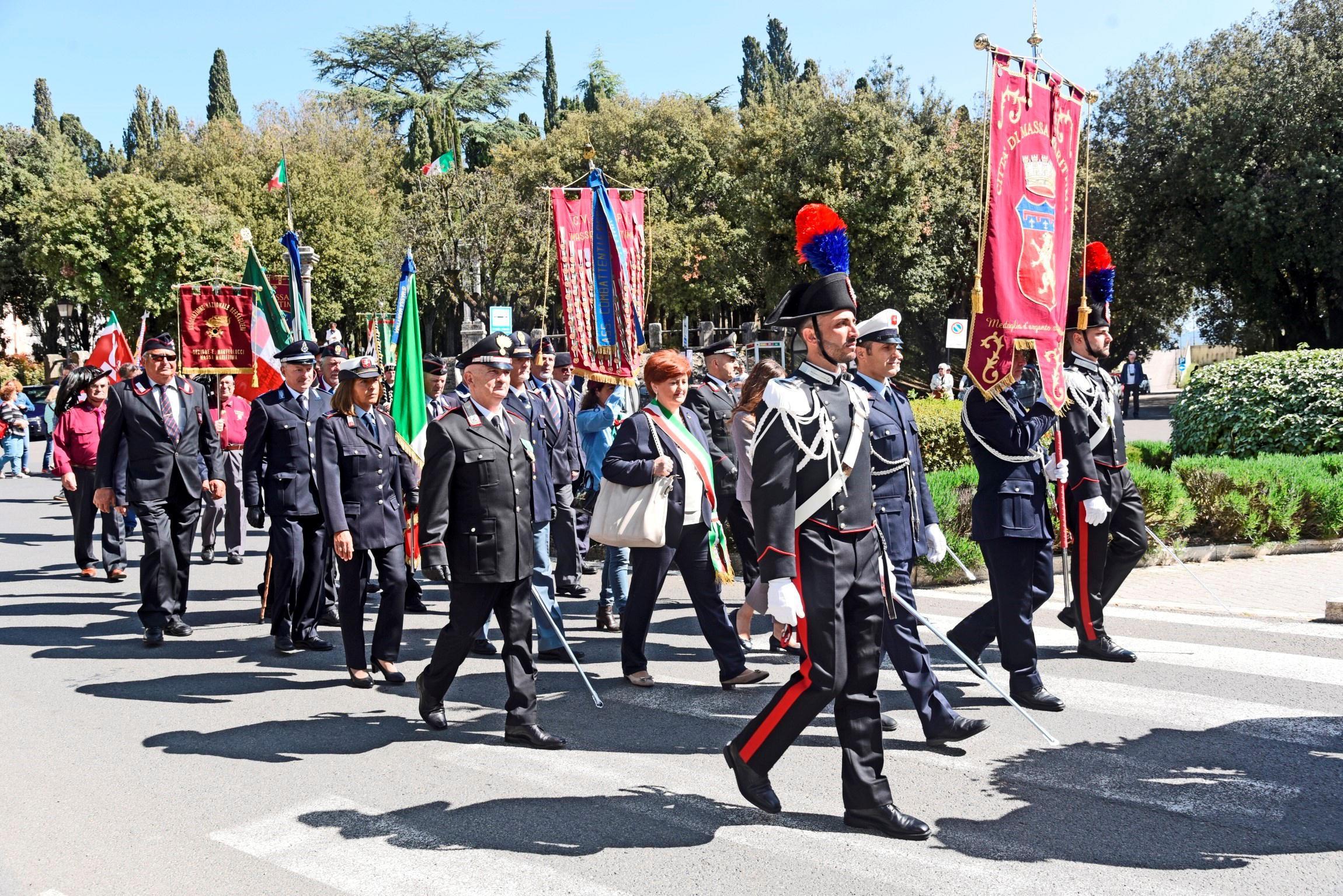 Un momento della cerimonia istituzionale al Parco della Rimembranza (Bf)