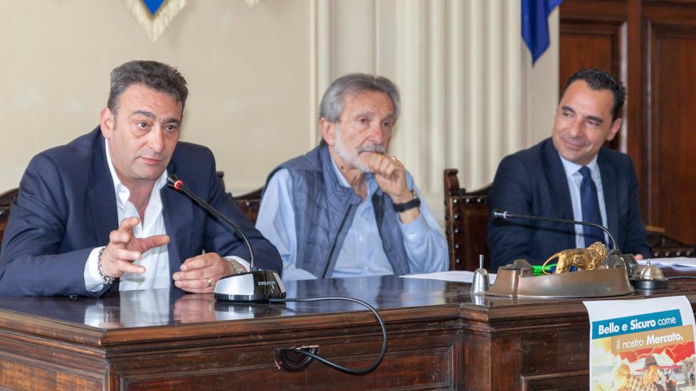 La conferenza stampa di presentazione. Da sinistra: Maurizio Innocenti, Giuseppe Bellandi e Nico Gronchi
