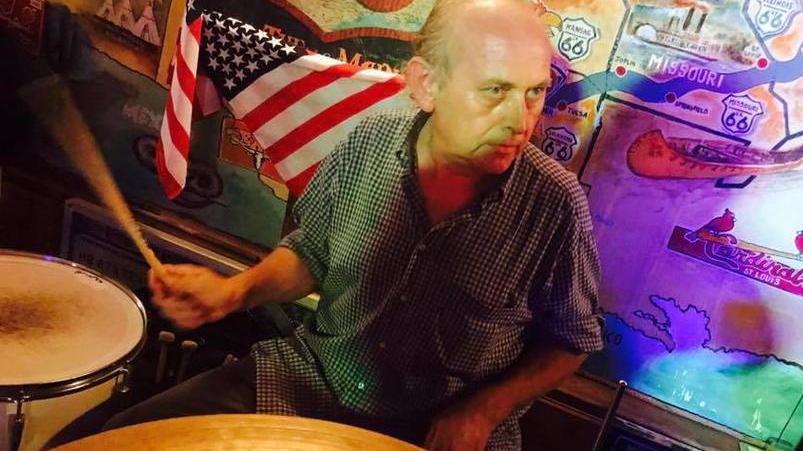 Muore a 56 anni musicista stroncato da un malore