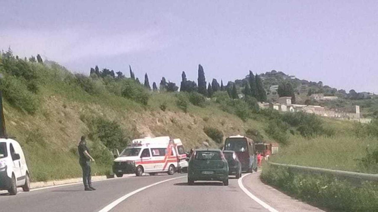 Frontale blocca il traffico sulla Sp1