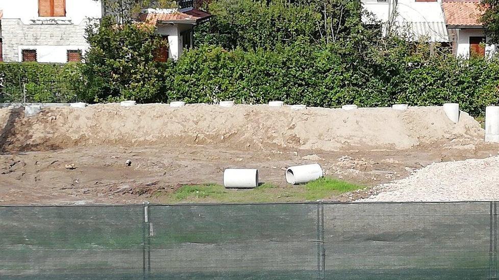 Residenti contro i lavori nella villa