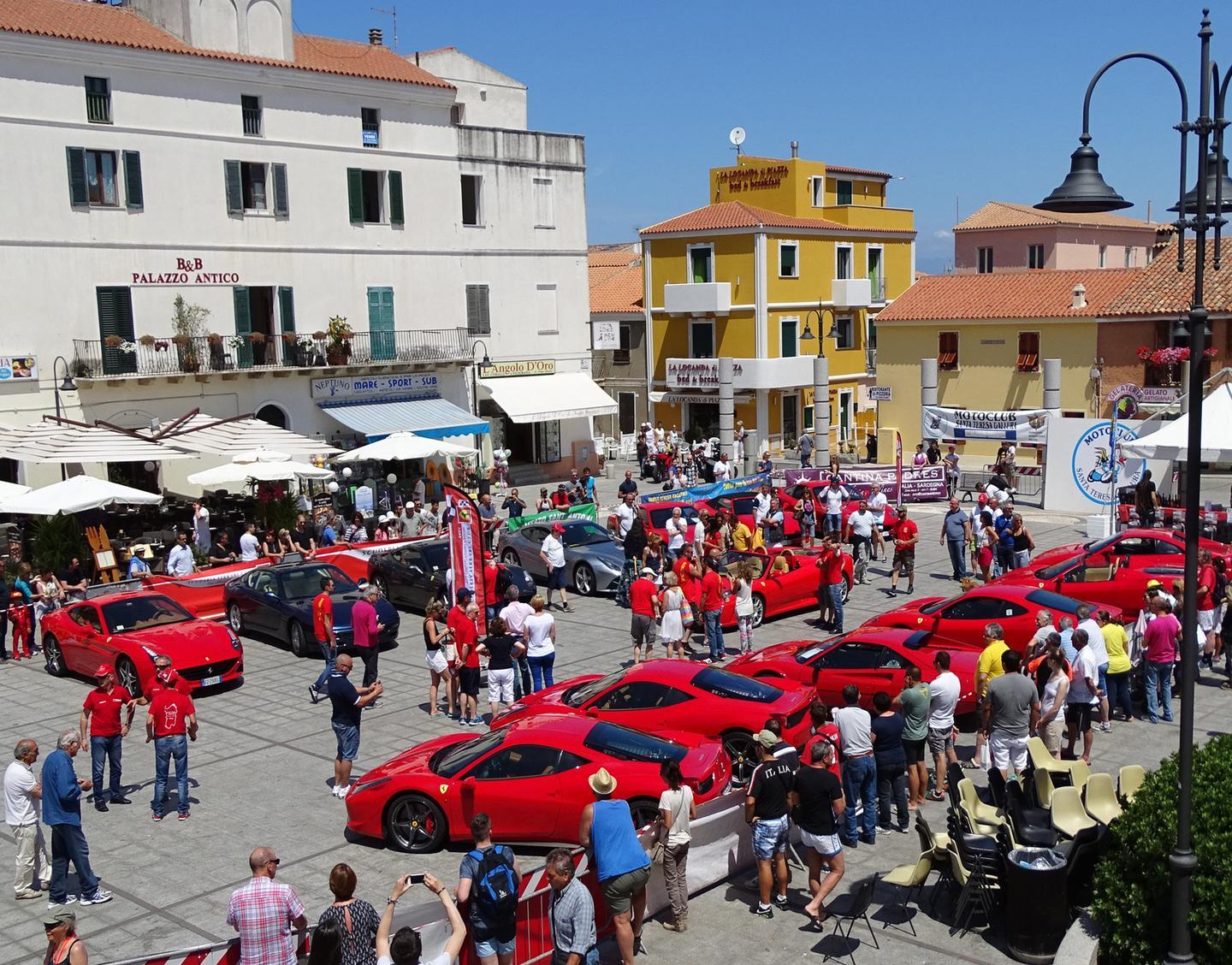 Inizio stagione in rosso con il tour delle Ferrari