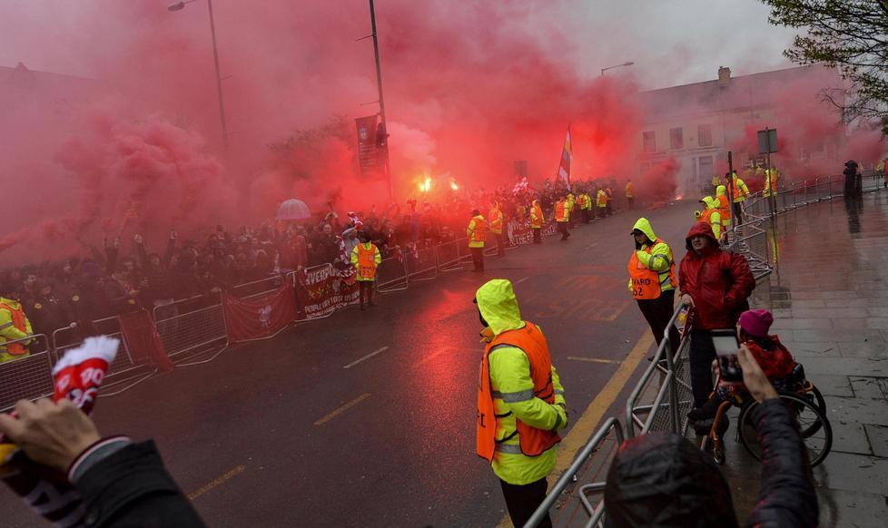 Scontri a Liverpool: tifoso inglese in fin di vita