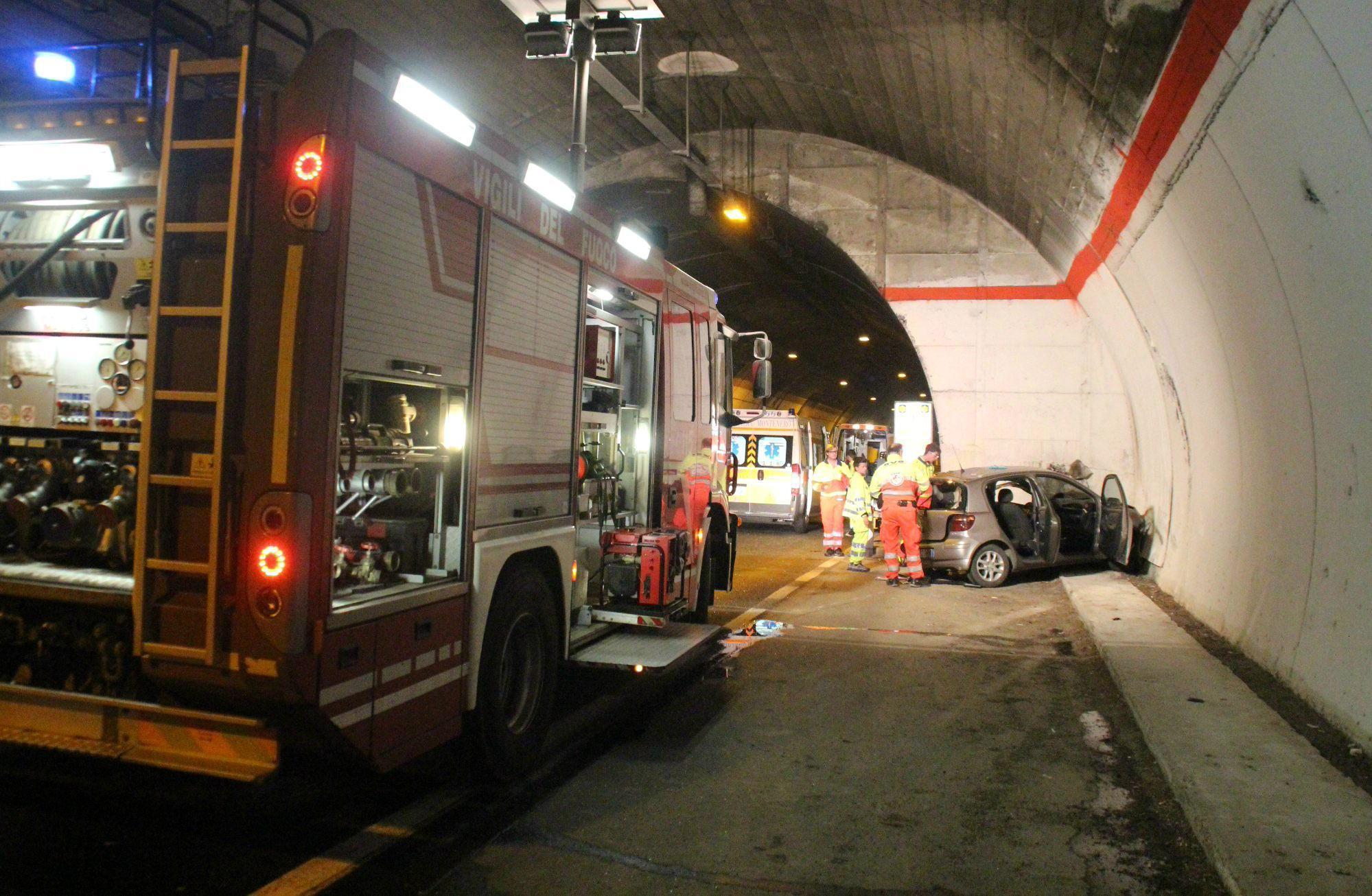 Trovato morto in auto sulla Variante Aurelia 