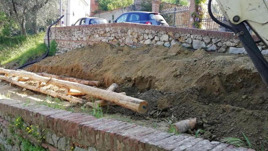«I lavori al muro sono uno scempio»