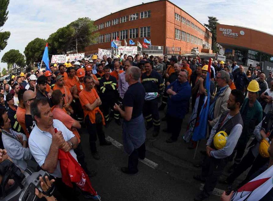 Solidarietà operaia, centinaia in corteo 