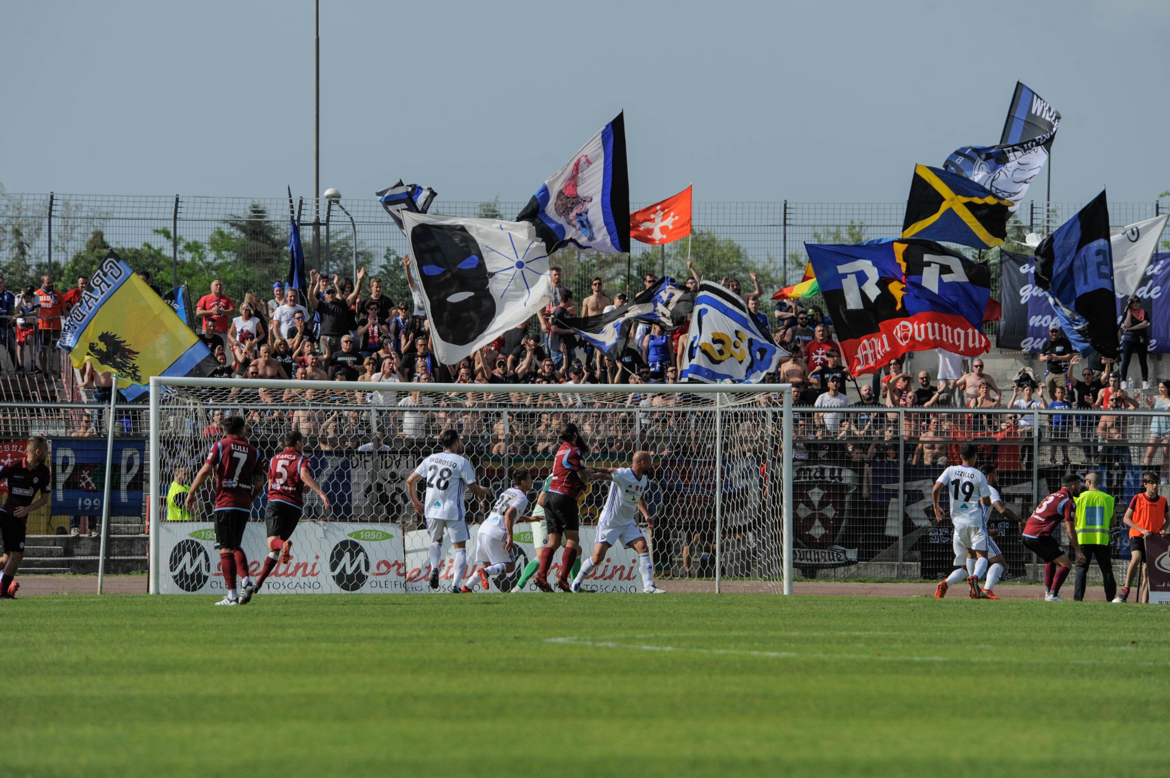 I tifosi nerazzurri ad Arezzo (Sestini)