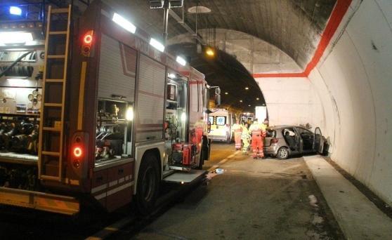 Trovato cadavere in auto sulla Variante Aurelia 