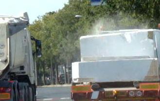 Miseglia protesta: assediati dai camion 
