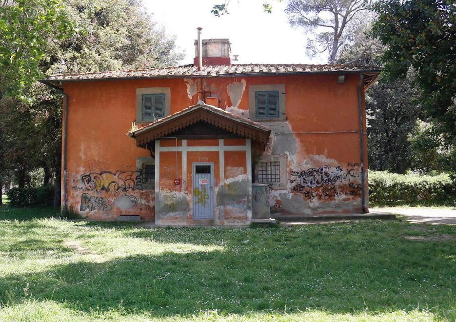 Villa Fabbricotti, le richieste: «Più cura del parco e un vigile a controllare» 