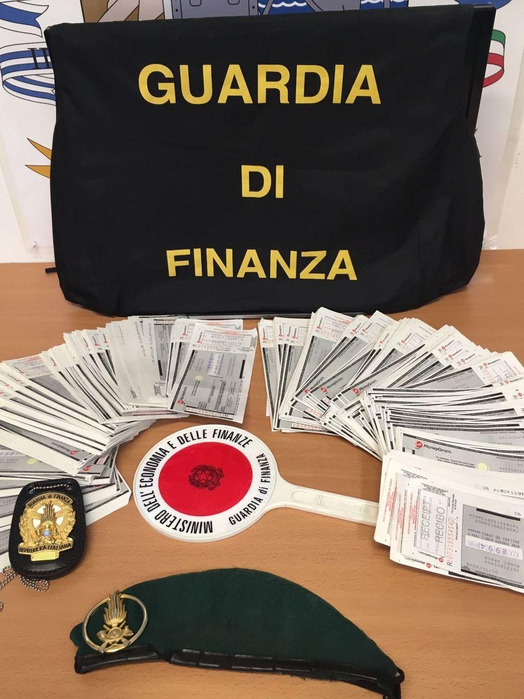 In casa 1,5 milioni di dollari falsi 